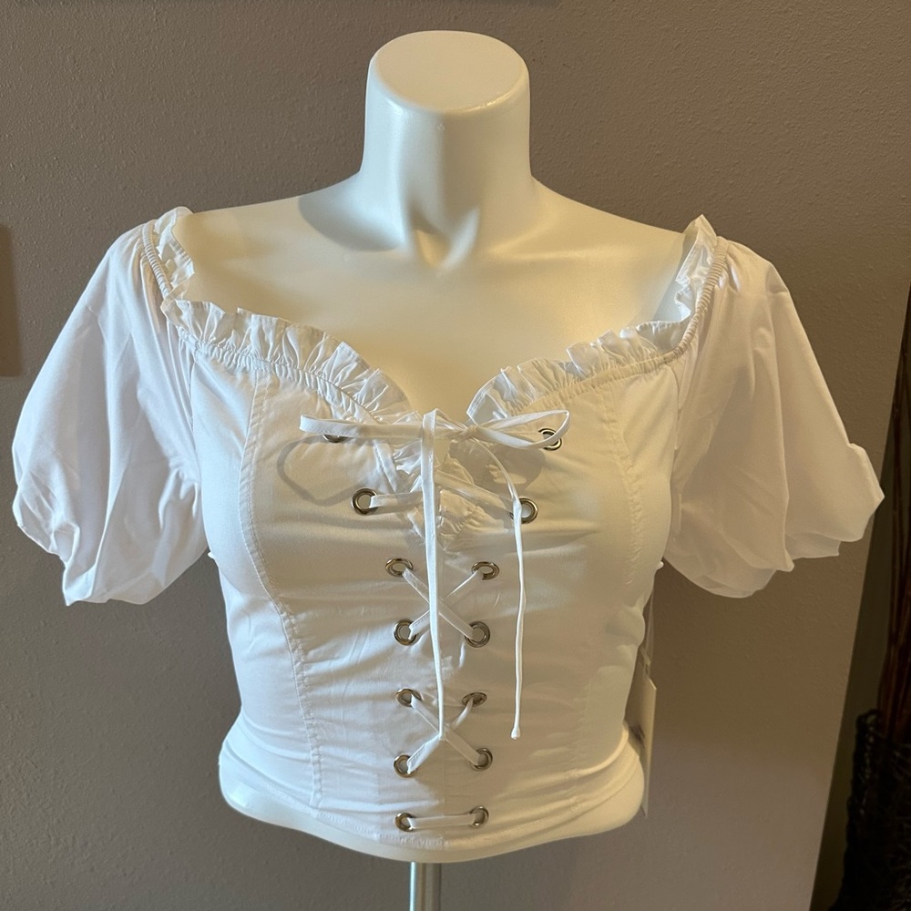 🔴 Tie Front Crop Top with Ballooned Sleeves - NWT
